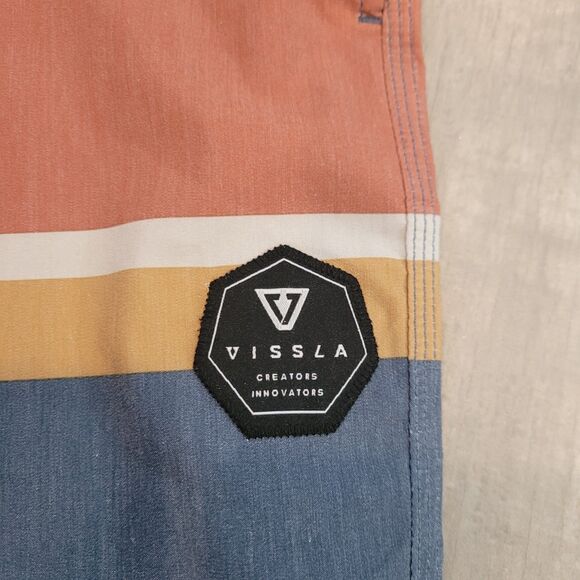 Vissla Men's Swim Trunks Size 31 Boardshorts Striped Back Pocket Neutral - Picture 2 of 6